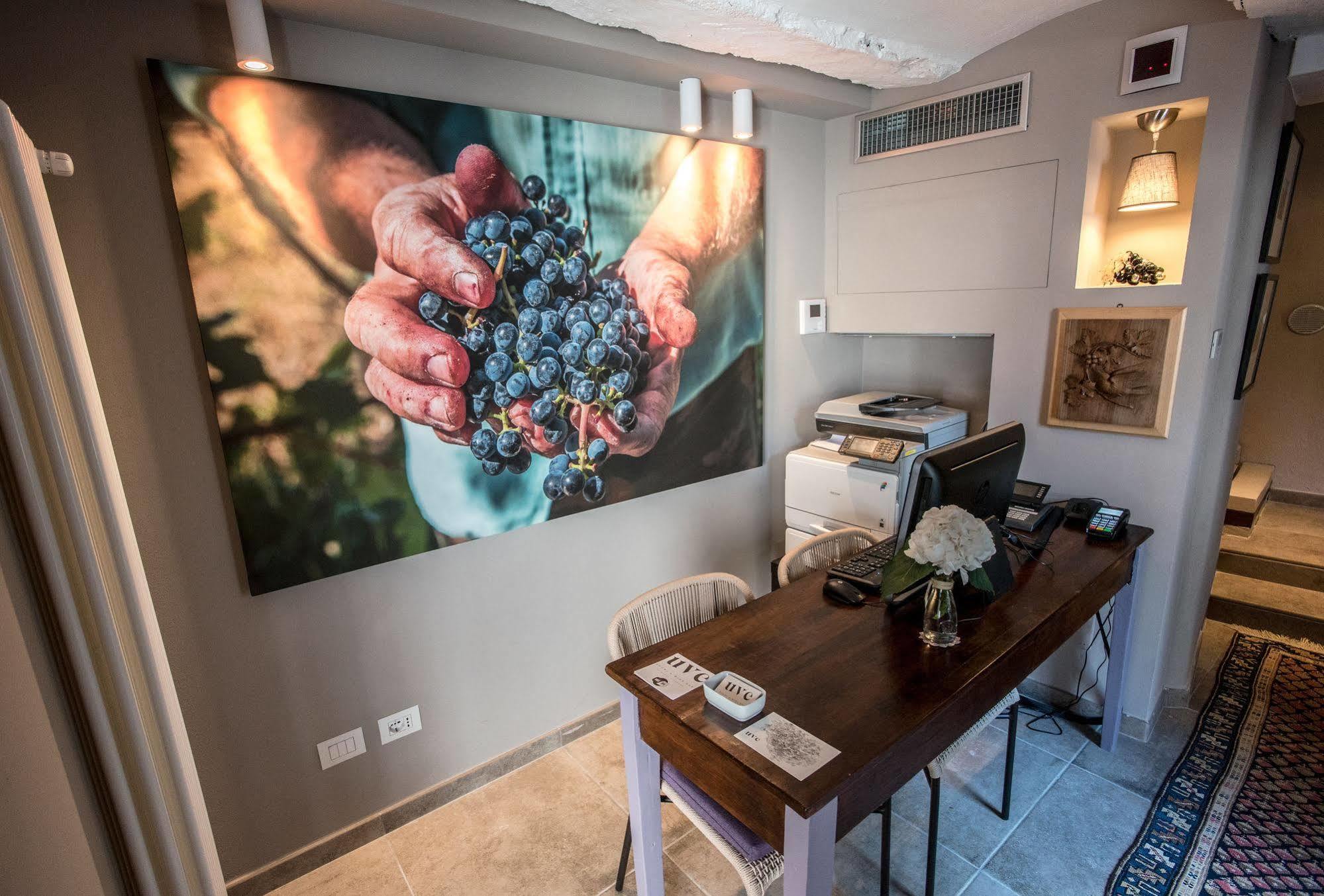 Uve Rooms & Wine Bar La Morra Exterior foto