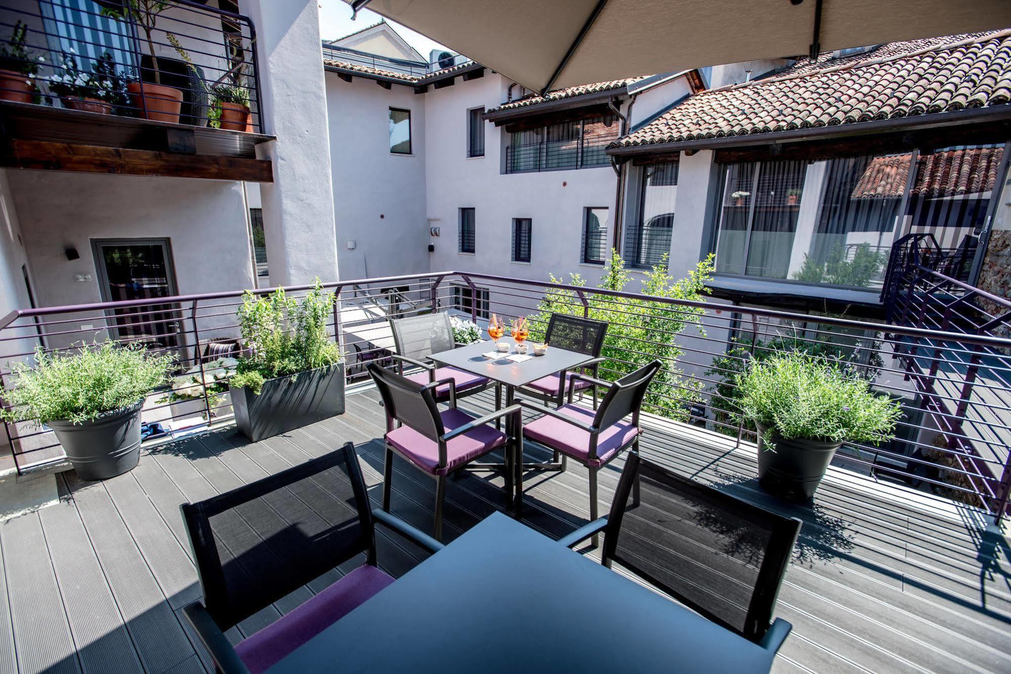 Uve Rooms & Wine Bar La Morra Exterior foto